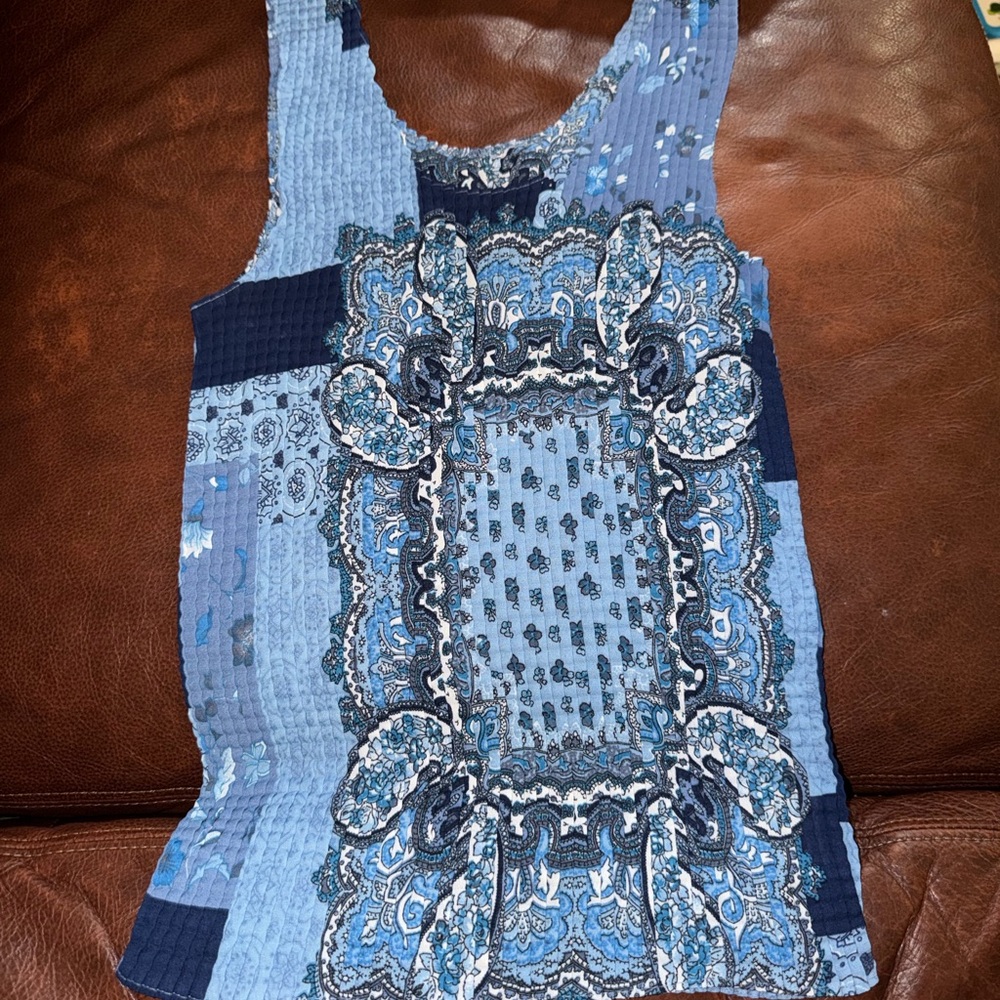 Basic Editions Blue Patterned Sleeveless Top - image 3